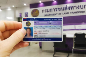 Passer son permis de conduire thaïlandais quand on est français : étapes et coût 2026